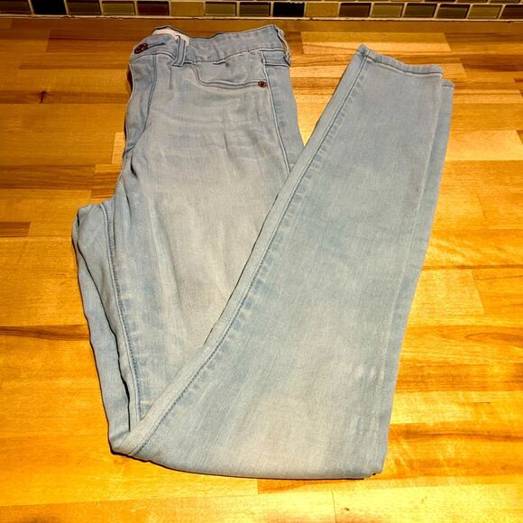 Abercrombie & Fitch high-rise jean leggings, size 2L, light wash, great shape - Picture 1 of 3